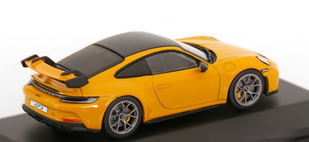 PORSCHE 992 GT3 YELLOW 2023 - 1:43 SCALE DIECAST MODEL - Image 5
