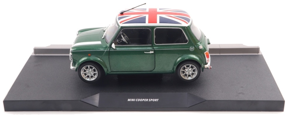 MINI COOPER SPORT PACK - GREEN With UNION JACK - SOLIDO 1:18 SCLAE MODEL - Image 6