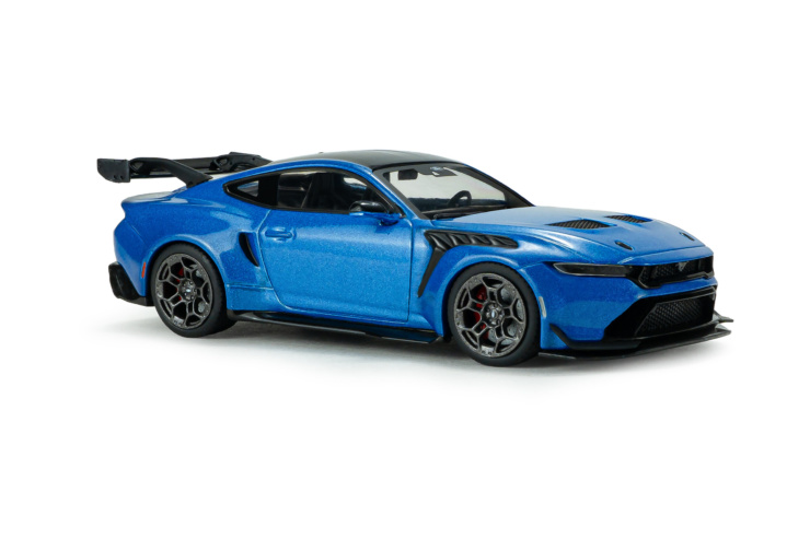 FORD MUSTANG GTD INDULGENT BLUE 2025 - 1:43 SCALE DIECAST MODEL - Image 4